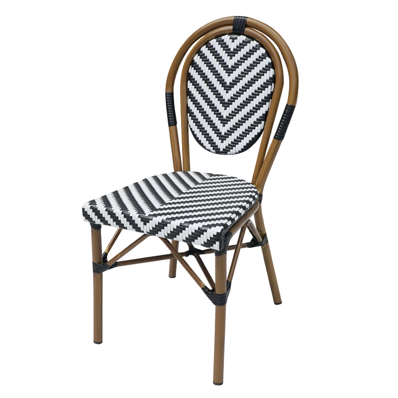 Outdoor Furniture Table And Chairs - Набор уличной мебели, стул из ротанга