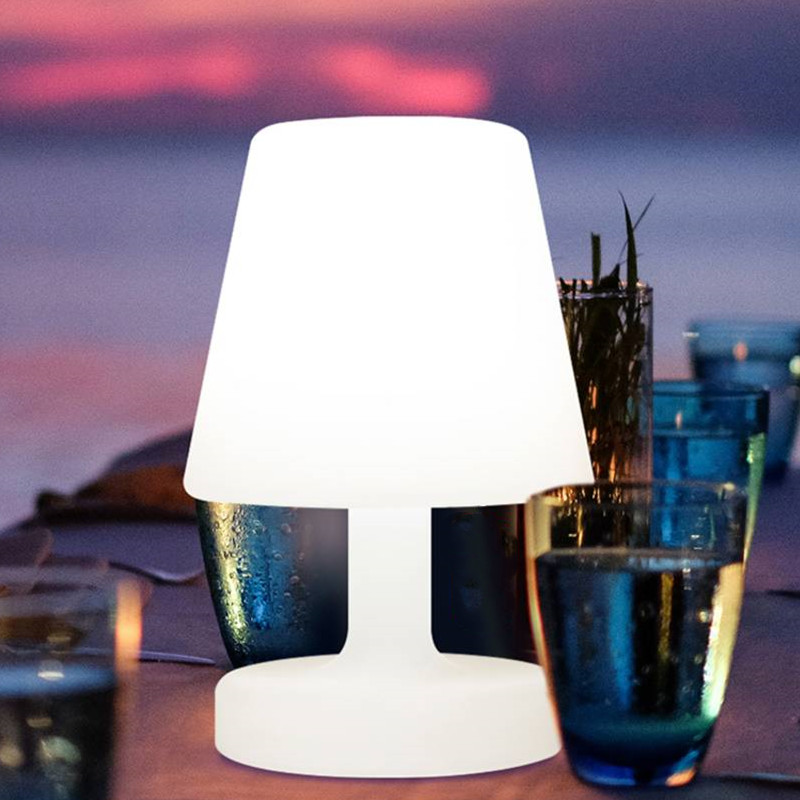 Настольная лампа с USB-зарядко – обзор и цена Outdoor Furniture Australia
